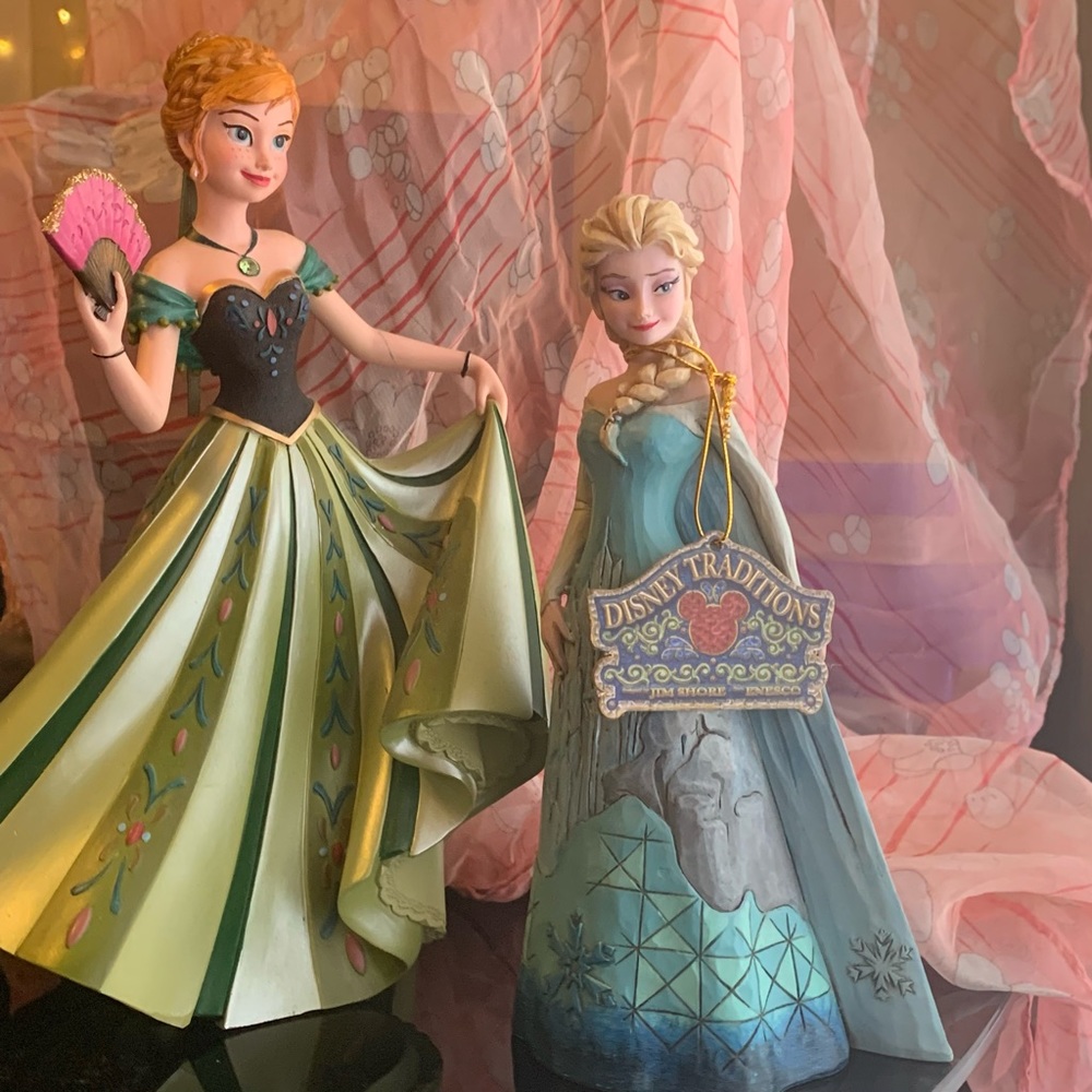 Disney Elsa and Anna Jim Shore statues